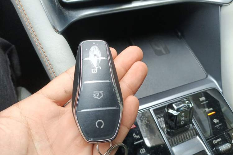 Used BYD Song PLUS New Energy 2024 EV 520km Navigation Glory Edition Vehicle Key