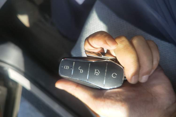 Used BYD Song PLUS New Energy 2024 HONOR Edition DM-i 110km Flagship PLUS Vehicle Key