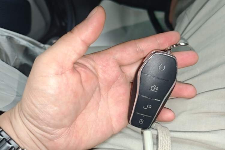 Used BYD Song PLUS New Energy 2024 HONOR Edition DM-i 150km Flagship PLUS Vehicle Key