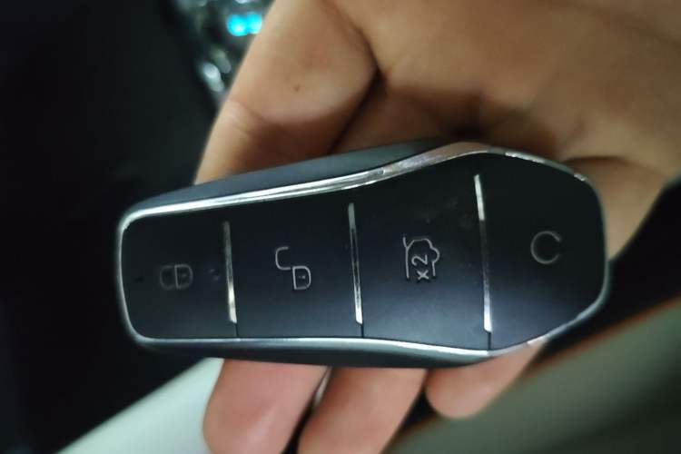Used BYD Song PLUS New Energy 2024 Honor Edition EV 520km Luxury Model Vehicle Key