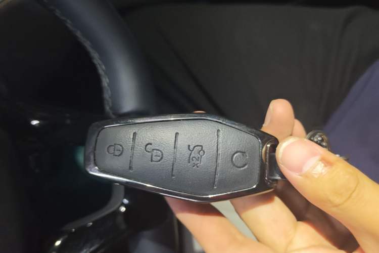 Used BYD Song PLUS New Energy 2024 Honor Edition EV 520km Premium Model Vehicle Key