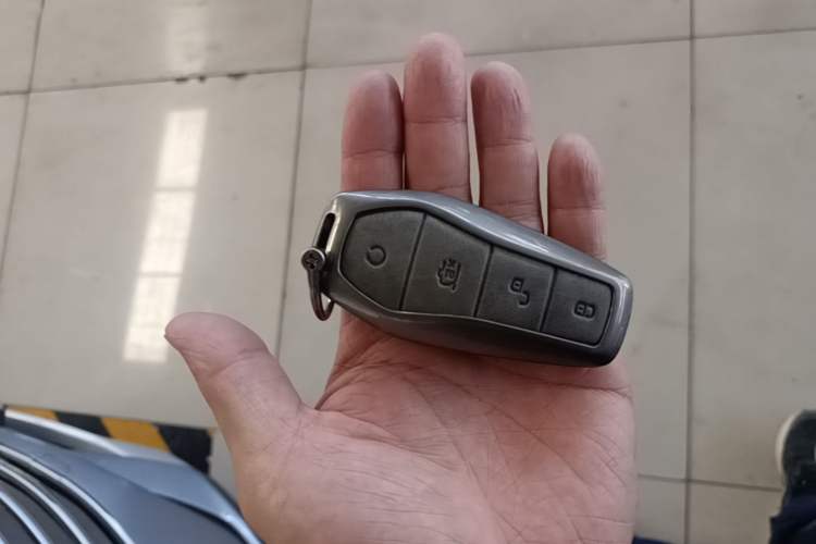 Used BYD Song PLUS New Energy 2024 HONOR Edition DM-i 71km Luxury Model Vehicle Key