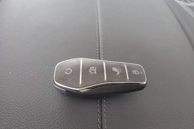 Used BYD Song PLUS New Energy 2024 HONOR Edition DM-i 110km Flagship Model Vehicle Key