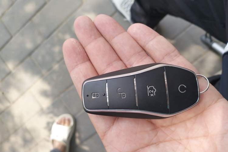 Used BYD Song PLUS New Energy 2024 Honor Edition EV 520km Flagship Model Vehicle Key