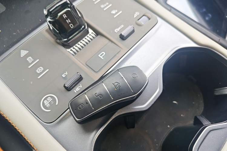 Used BYD Song PLUS New Energy 2024 HONOR Edition DM-i 150km Flagship PLUS Vehicle Key