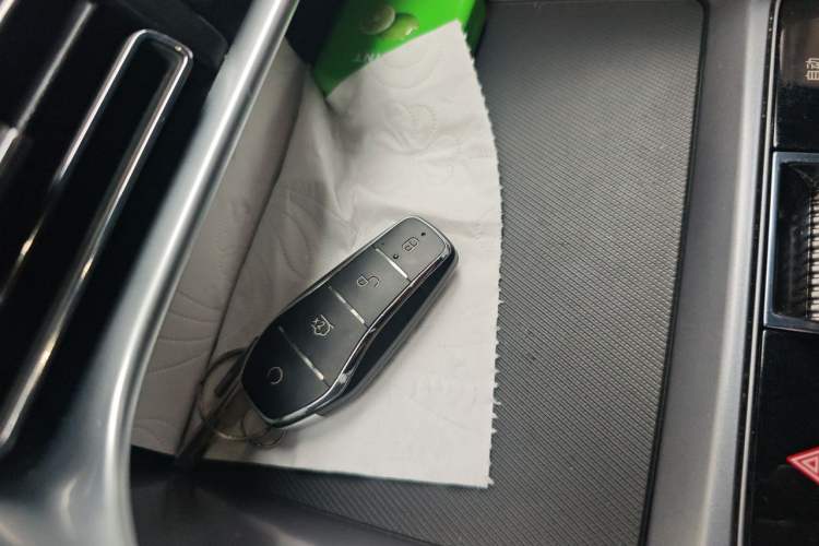 Used BYD Song PLUS New Energy 2024 HONOR Edition DM-i 110km Flagship PLUS Vehicle Key