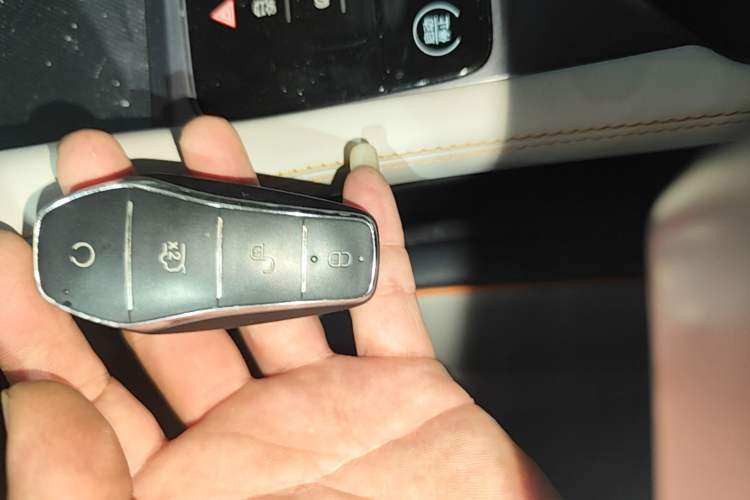 Used BYD Song PLUS New Energy 2024 HONOR Edition DM-i 110km Flagship Model Vehicle Key