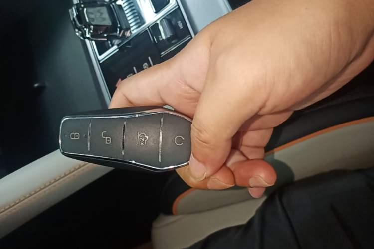 Used BYD Song PLUS New Energy 2024 HONOR Edition DM-i 110km Flagship Model Vehicle Key