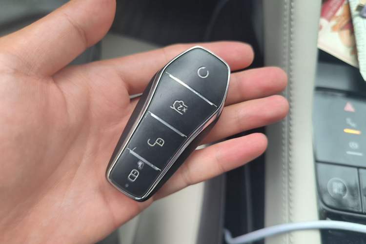 Used BYD Song PLUS New Energy 2024 Honor Edition EV 520km Premium Model Vehicle Key