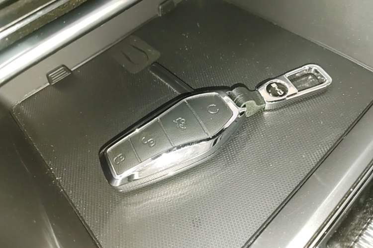 Used BYD Song PLUS New Energy 2024 HONOR Edition DM-i 110km Flagship PLUS Vehicle Key