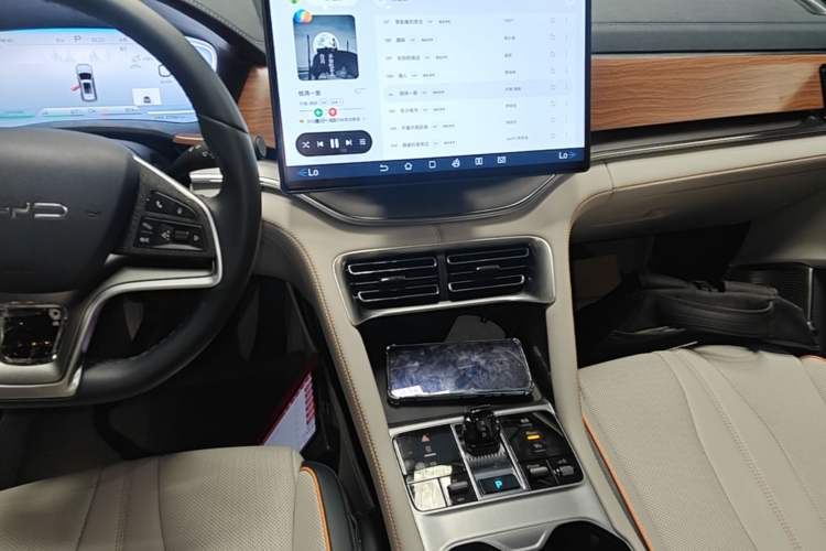 Used BYD Song PLUS New Energy 2024 HONOR Edition DM-i 110km Flagship PLUS Audio And AC Panel