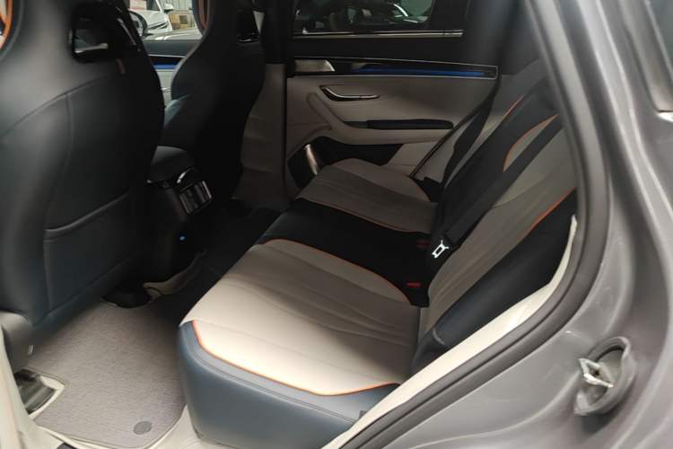 Used BYD Song PLUS New Energy 2024 HONOR Edition DM-i 110km Flagship PLUS Left Rear Seat