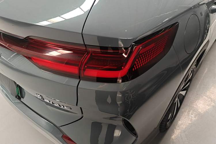 Used BYD Song PLUS New Energy 2024 HONOR Edition DM-i 110km Flagship PLUS Right Rear Taillight