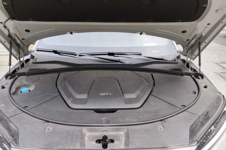 Used BYD Song PLUS New Energy 2024 HONOR Edition DM-i 110km Flagship Model Engine Bay