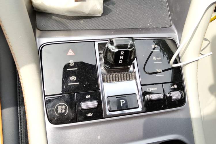 Used BYD Song PLUS New Energy 2024 HONOR Edition DM-i 110km Flagship Model Gear Lever