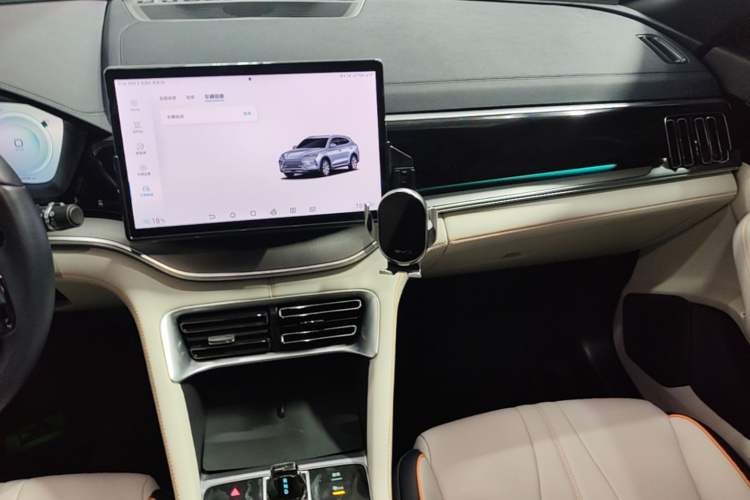 Used BYD Song PLUS New Energy 2024 HONOR Edition DM-i 110km Flagship Model Audio And AC Panel