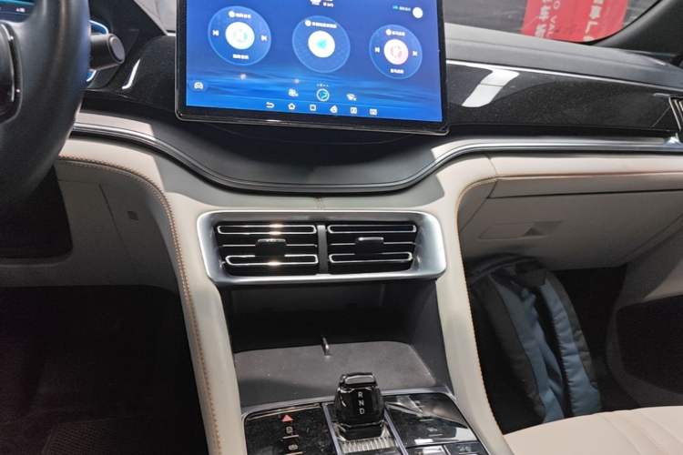 Used BYD Song PLUS New Energy 2024 Honor Edition EV 520km Luxury Model Audio And AC Panel