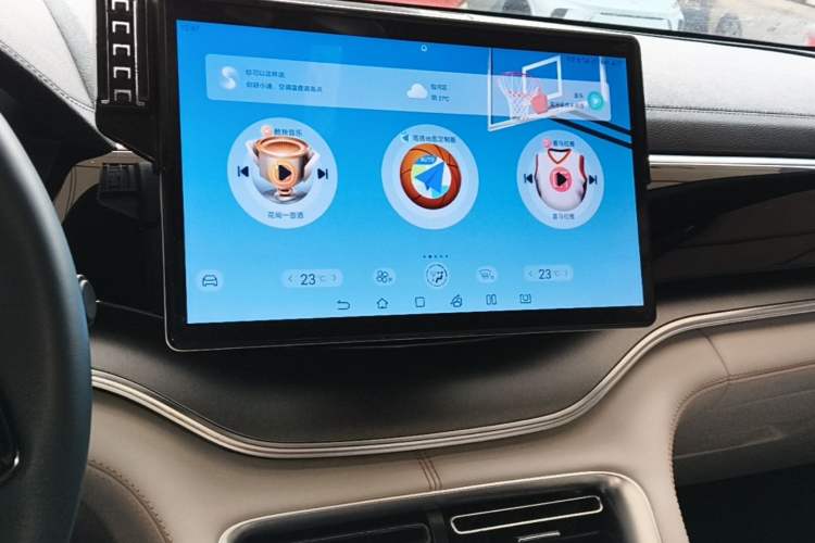 Used BYD Song PLUS New Energy 2024 Honor Edition EV 520km Luxury Model Audio And AC Panel