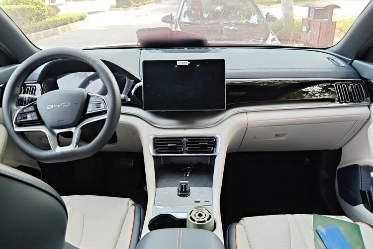 Used BYD Song PLUS New Energy 2024 HONOR Edition DM-i 110km Flagship PLUS Center Console
