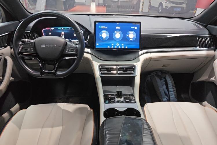 Used BYD Song PLUS New Energy 2024 Honor Edition EV 520km Luxury Model Center Console