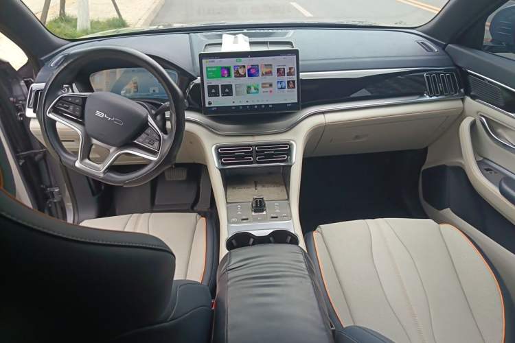 Used BYD Song PLUS New Energy 2024 HONOR Edition DM-i 110km Flagship PLUS Center Console