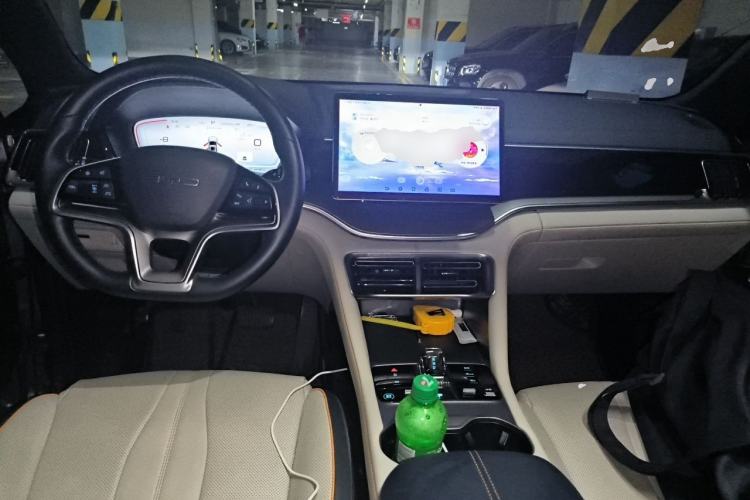 Used BYD Song PLUS New Energy 2024 HONOR Edition DM-i 110km Flagship PLUS Center Console
