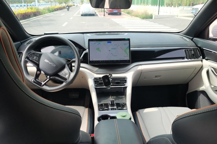 Used BYD Song PLUS New Energy 2024 HONOR Edition DM-i 110km Flagship Model Center Console