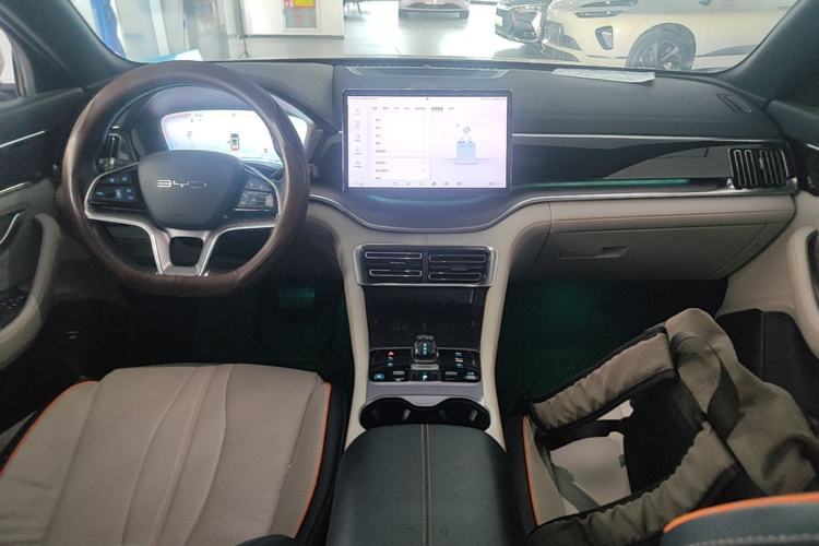 Used BYD Song PLUS New Energy 2024 HONOR Edition DM-i 150km Flagship PLUS Center Console