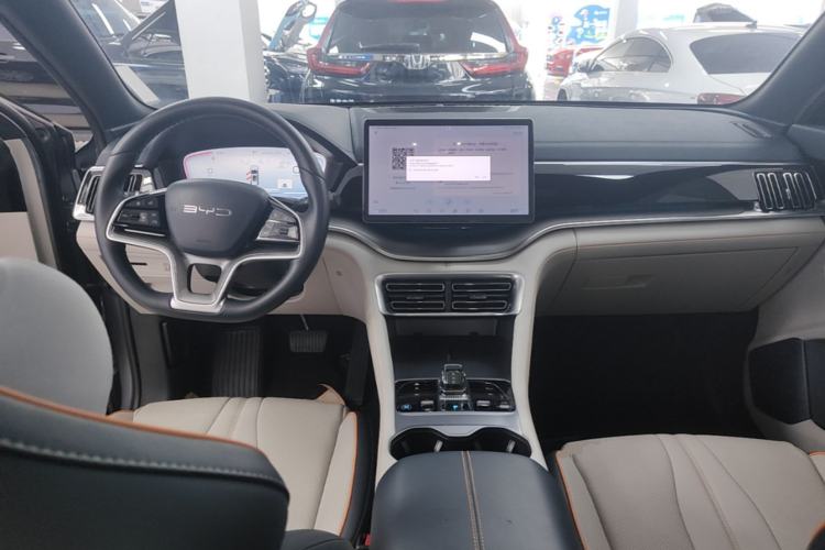 Used BYD Song PLUS New Energy 2024 HONOR Edition DM-i 110km Flagship PLUS Center Console