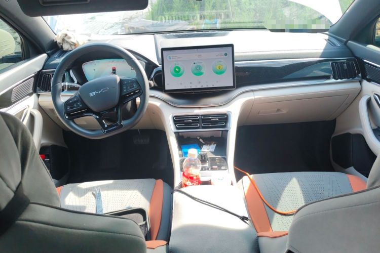 Used BYD Song PLUS New Energy 2024 HONOR Edition DM-i 110km Flagship Model Center Console
