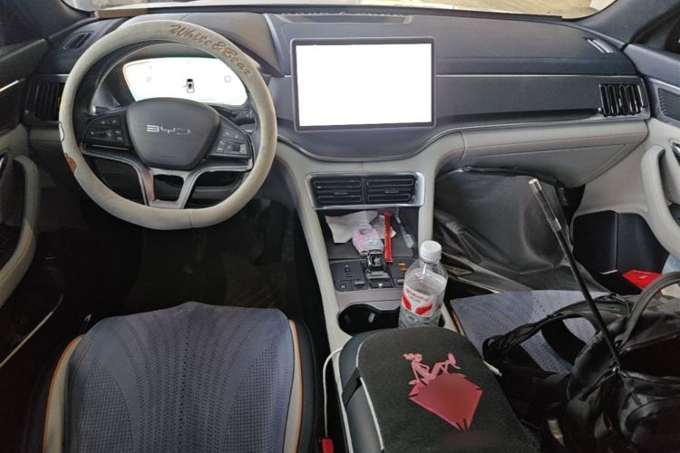 Used BYD Song PLUS New Energy 2024 HONOR Edition DM-i 110km Flagship Model Center Console