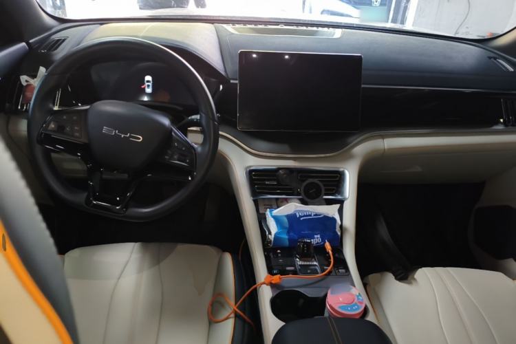 Used BYD Song PLUS New Energy 2024 HONOR Edition DM-i 110km Flagship Model Center Console