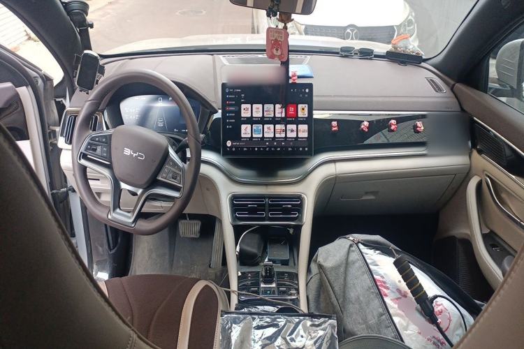 Used BYD Song PLUS New Energy 2024 HONOR Edition DM-i 110km Flagship PLUS Center Console