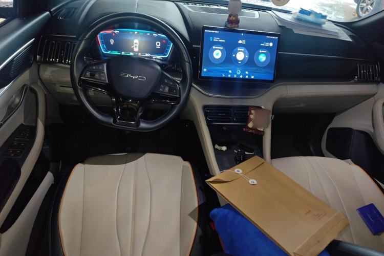 Used BYD Song PLUS New Energy 2024 HONOR Edition DM-i 110km Flagship Model Center Console