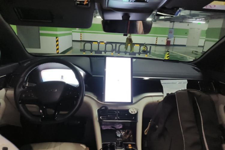 Used BYD Song PLUS New Energy 2024 HONOR Edition DM-i 110km Flagship Model Center Console