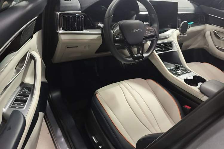 Used BYD Song PLUS New Energy 2024 HONOR Edition DM-i 110km Flagship Model Driver Seat