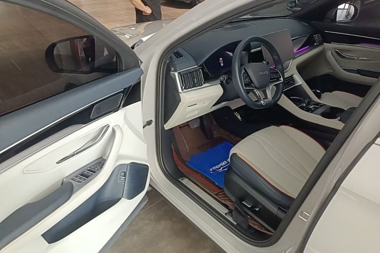 Used BYD Song PLUS New Energy 2024 HONOR Edition DM-i 150km Flagship PLUS Driver Seat