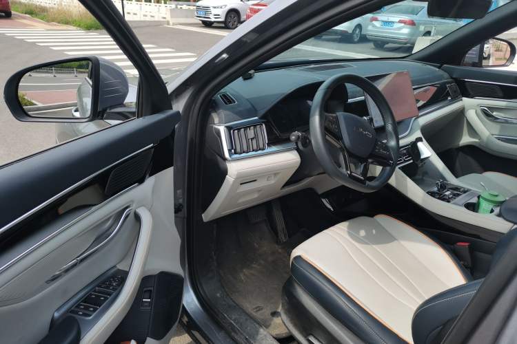Used BYD Song PLUS New Energy 2024 HONOR Edition DM-i 110km Flagship Model Driver Seat