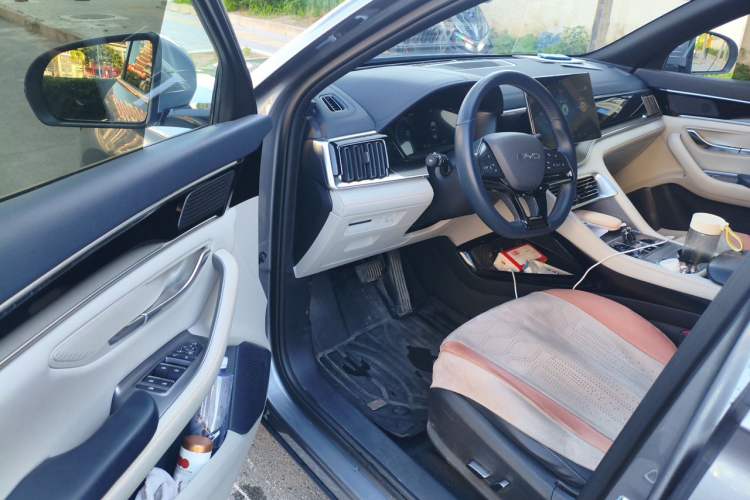 Used BYD Song PLUS New Energy 2024 Honor Edition EV 520km Luxury Model Driver Seat