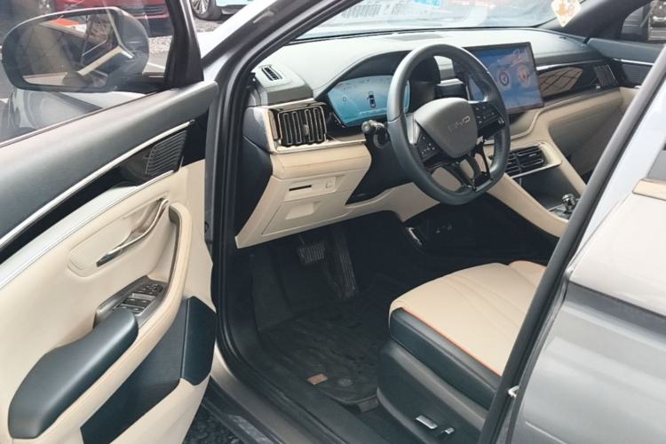 Used BYD Song PLUS New Energy 2024 Honor Edition EV 520km Luxury Model Driver Seat