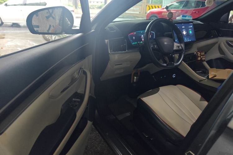 Used BYD Song PLUS New Energy 2024 HONOR Edition DM-i 110km Flagship Model Driver Seat