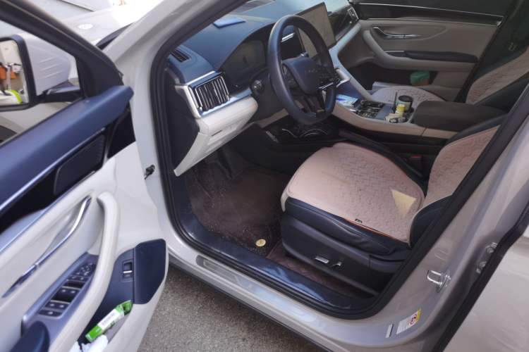 Used BYD Song PLUS New Energy 2024 HONOR Edition DM-i 110km Flagship Model Driver Seat