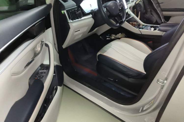 Used BYD Song PLUS New Energy 2024 HONOR Edition DM-i 110km Flagship Model Driver Seat