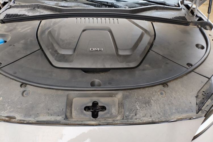 Used BYD Song PLUS New Energy 2024 HONOR Edition DM-i 71km Luxury Model Engine Bay