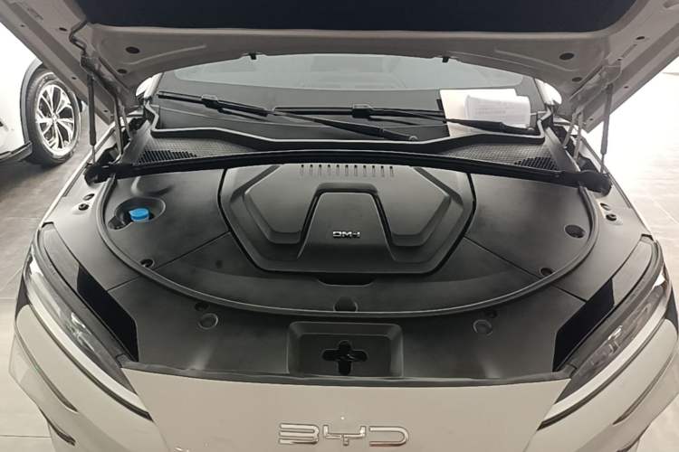 Used BYD Song PLUS New Energy 2024 HONOR Edition DM-i 150km Flagship PLUS Engine Bay