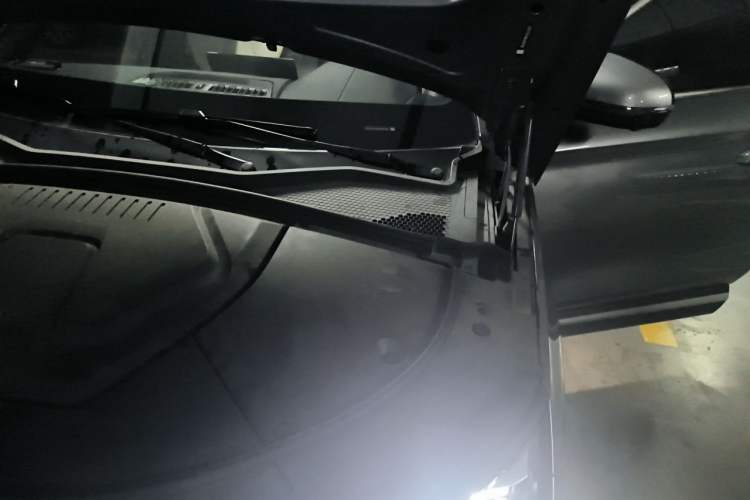 Used BYD Song PLUS New Energy 2024 HONOR Edition DM-i 110km Flagship PLUS Engine Bay Left