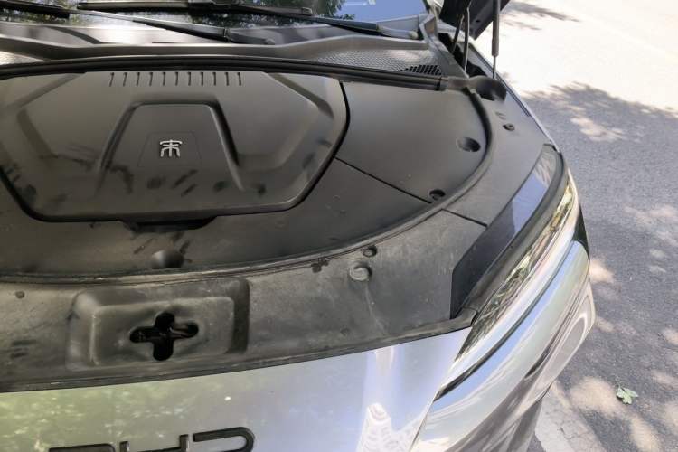 Used BYD Song PLUS New Energy 2024 Honor Edition EV 520km Luxury Model Engine Bay Left