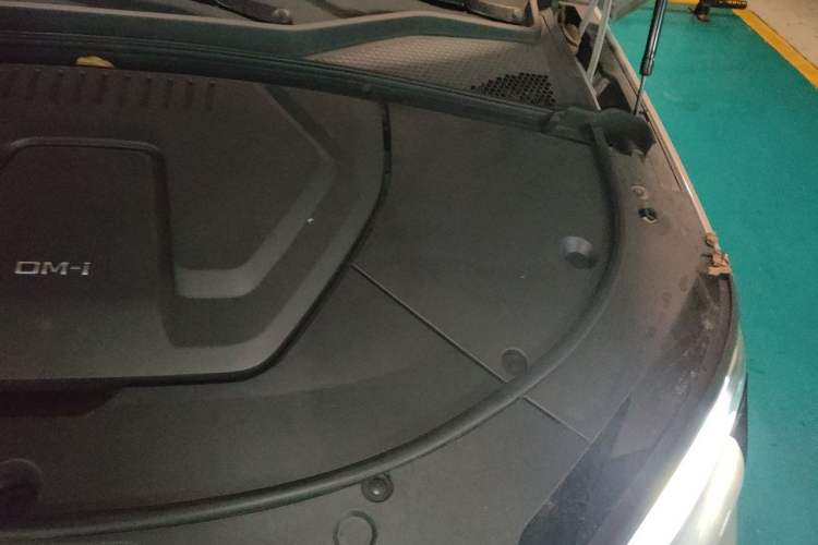 Used BYD Song PLUS New Energy 2024 HONOR Edition DM-i 110km Flagship PLUS Engine Bay Left