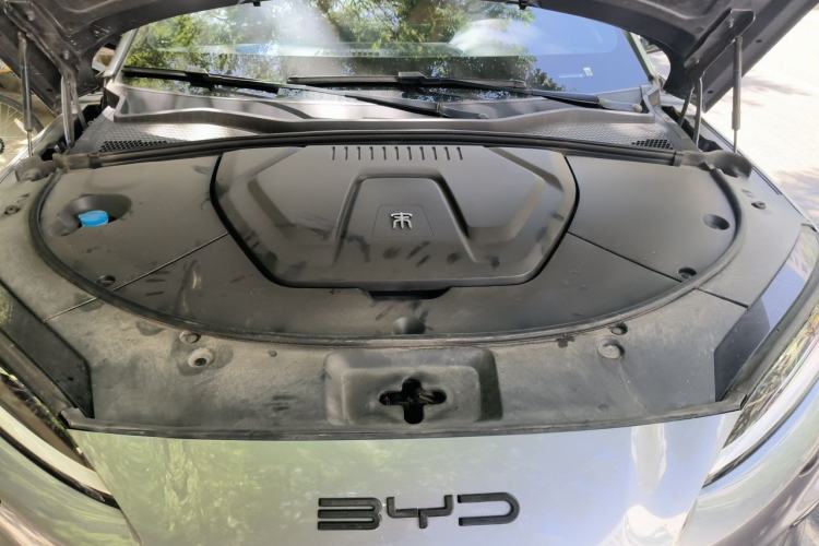 Used BYD Song PLUS New Energy 2024 Honor Edition EV 520km Luxury Model Engine Bay