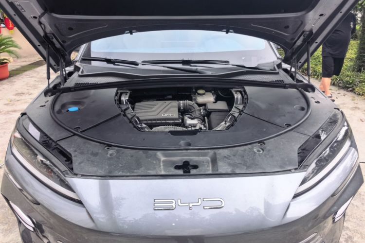 Used BYD Song PLUS New Energy 2024 HONOR Edition DM-i 110km Flagship PLUS Engine Bay